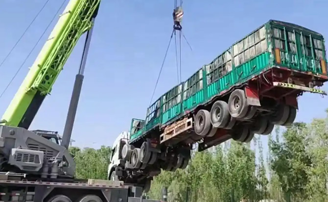 东兰道路脱困救援案例